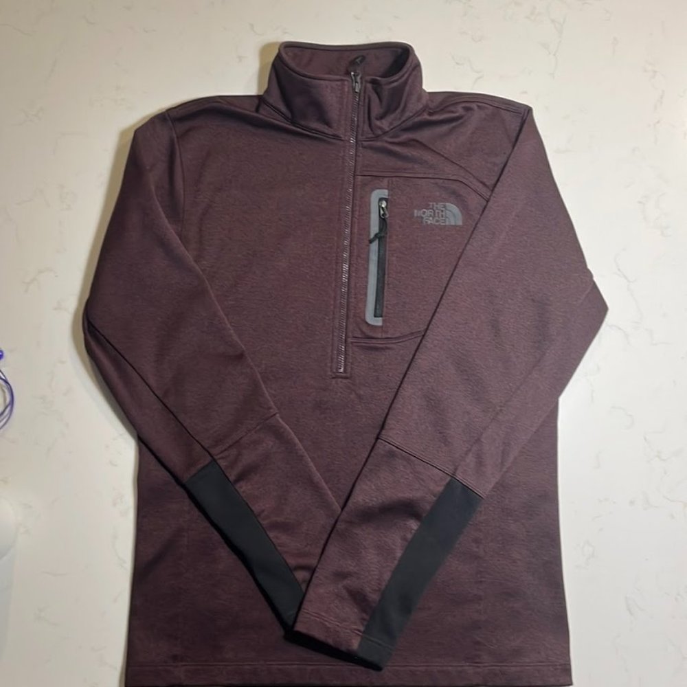 The North Face - 1/2 zip pullover performance fleece